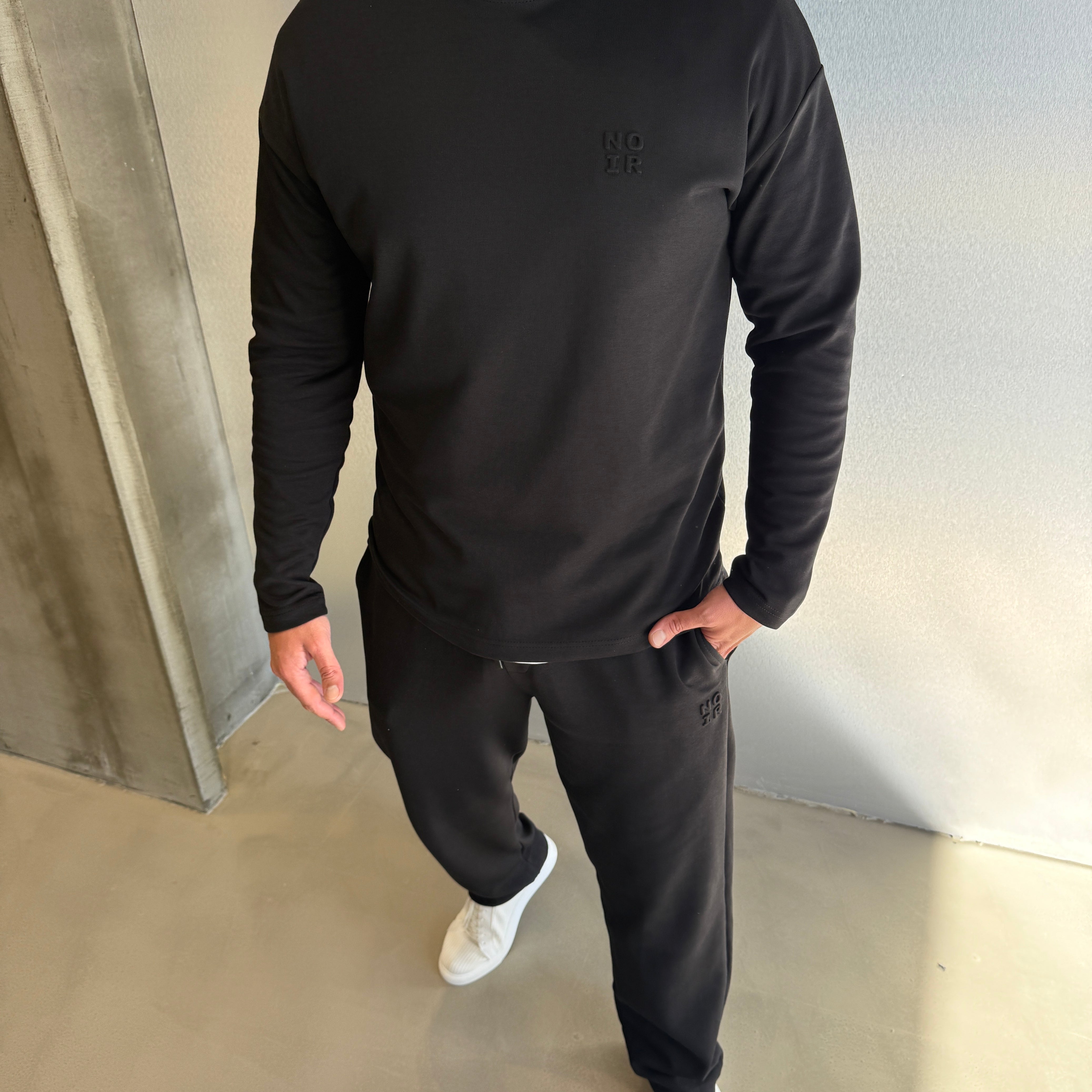 Siyah 2 İplik Minimal Baskılı Takım