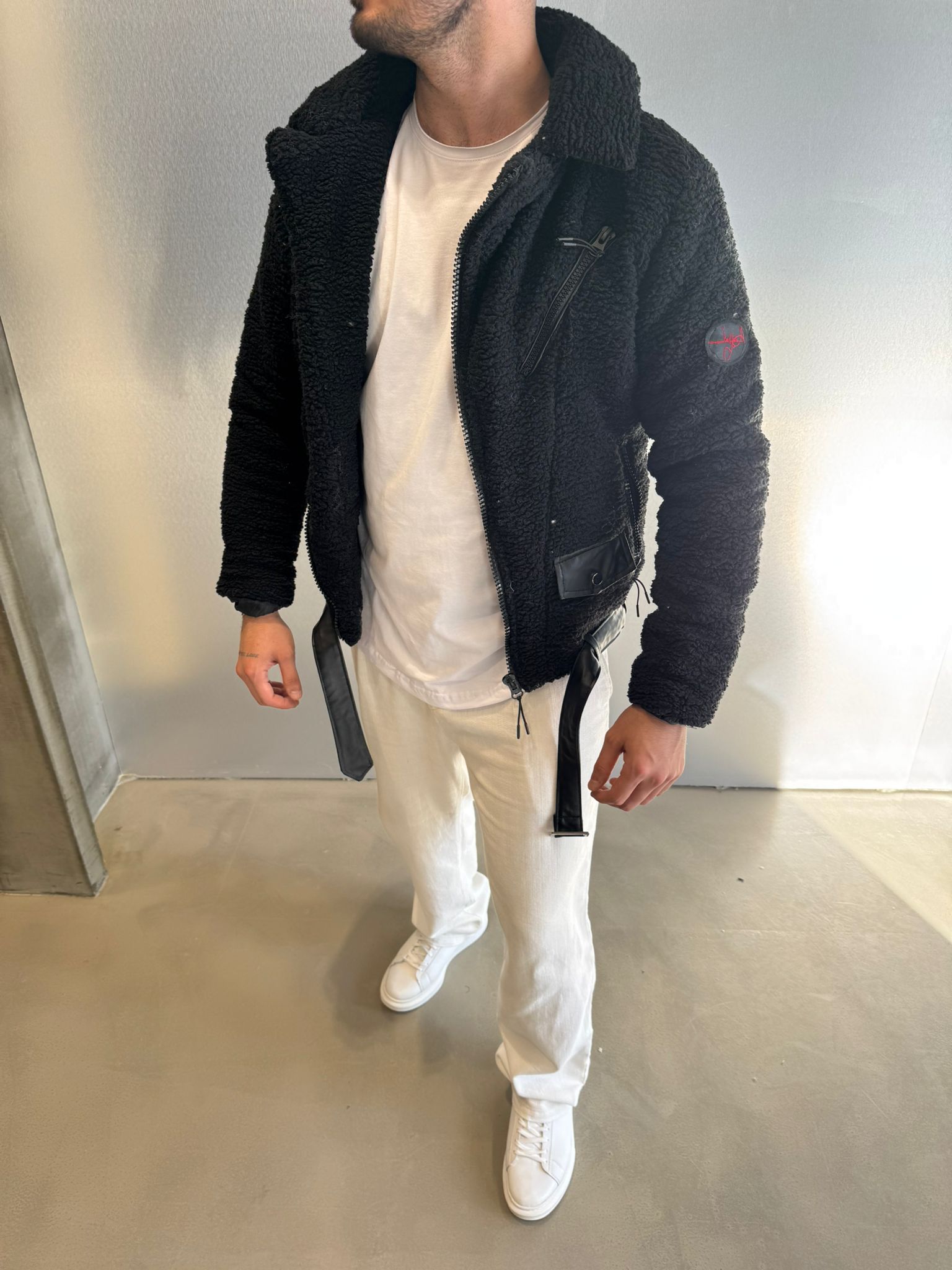 Peluş Deri Detaylı Şişme Mont