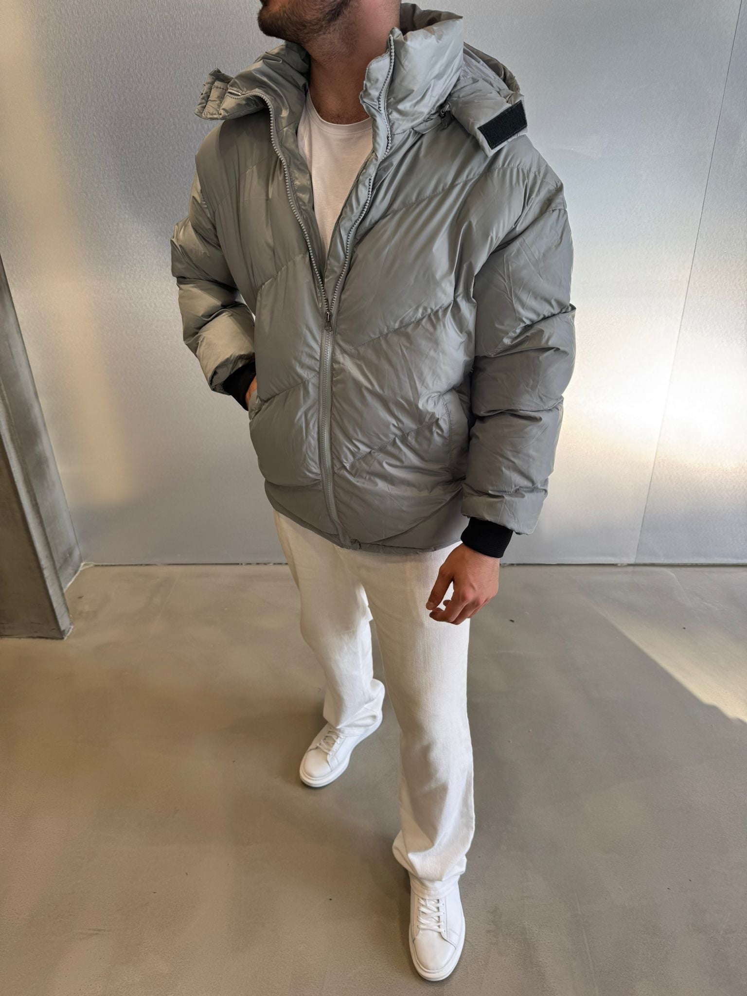 Gri Kapüşonlu Şişme Mont