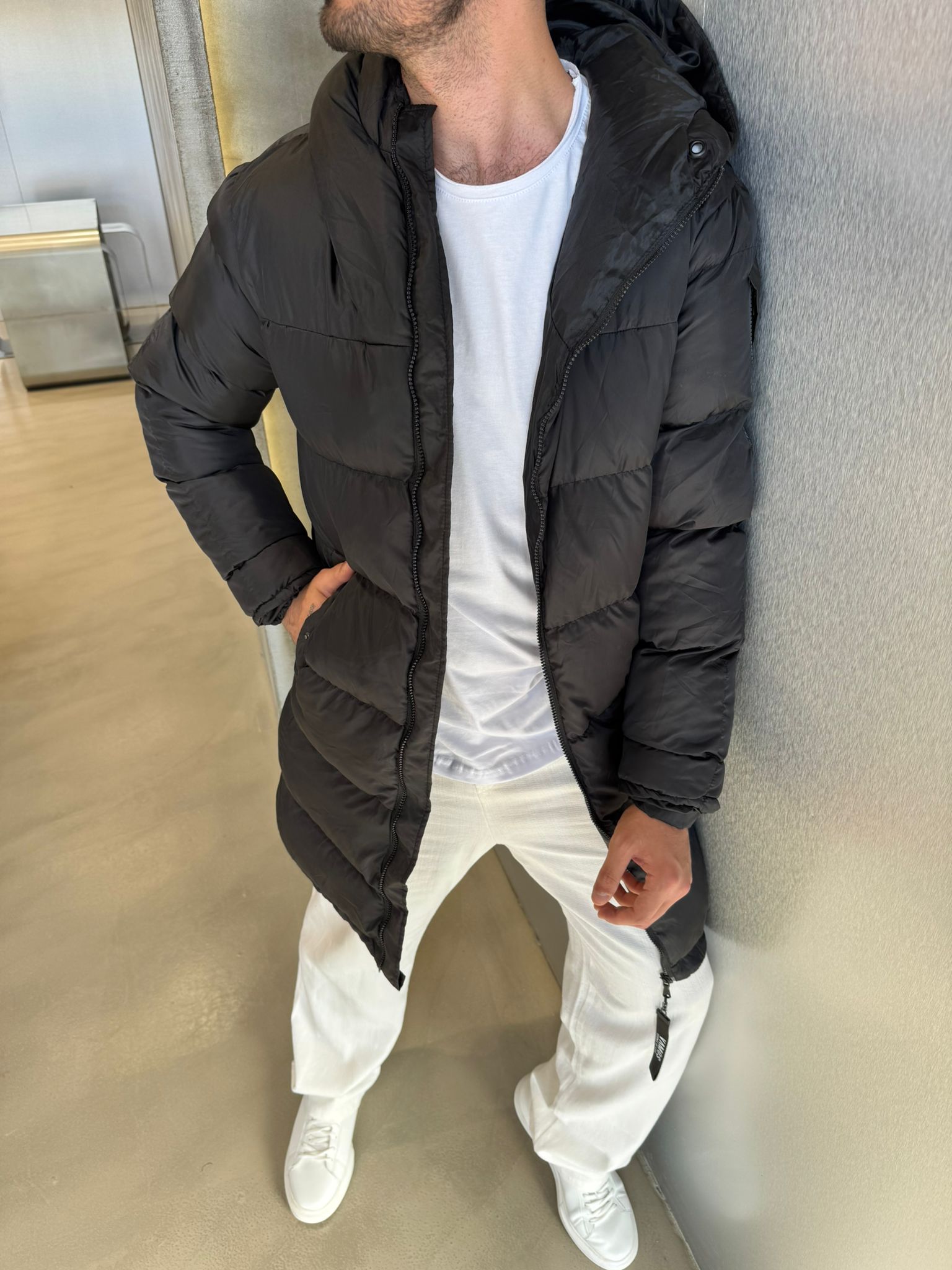 Siyah Uzun Kapüşonlu Şişme Mont