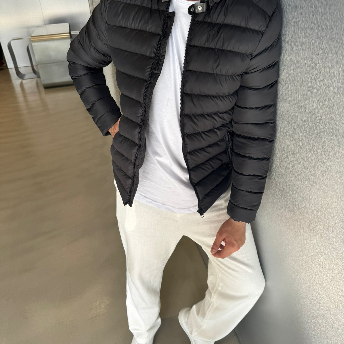 Siyah Yaka Kemerli Şişme Mont