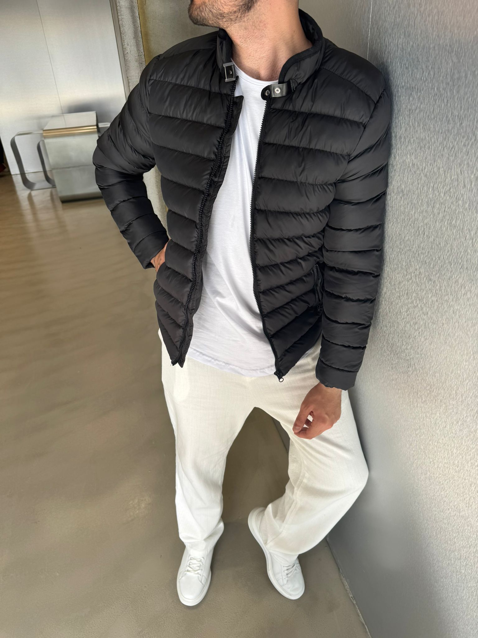 Siyah Yaka Kemerli Şişme Mont