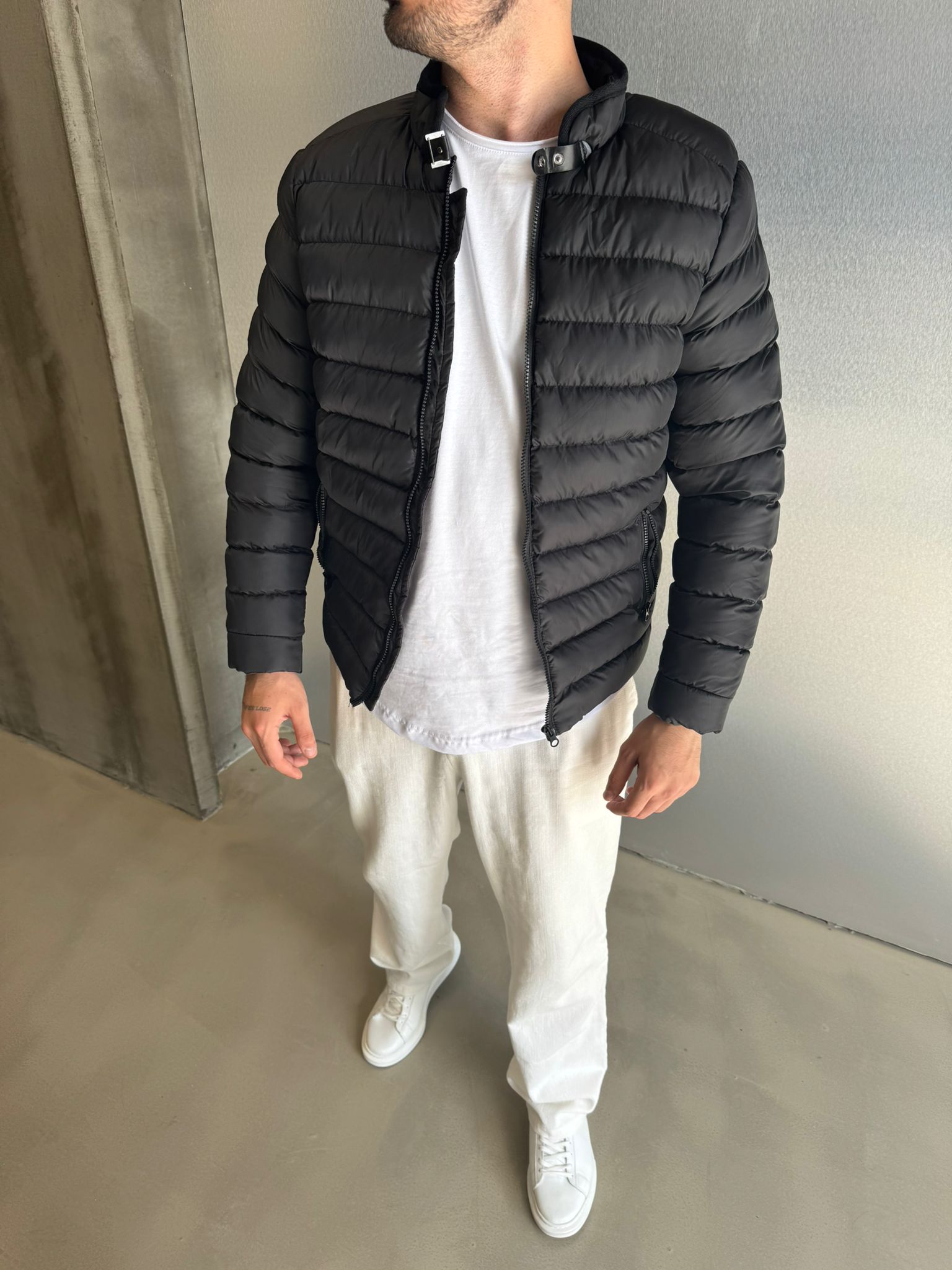 Siyah Yaka Kemerli Şişme Mont