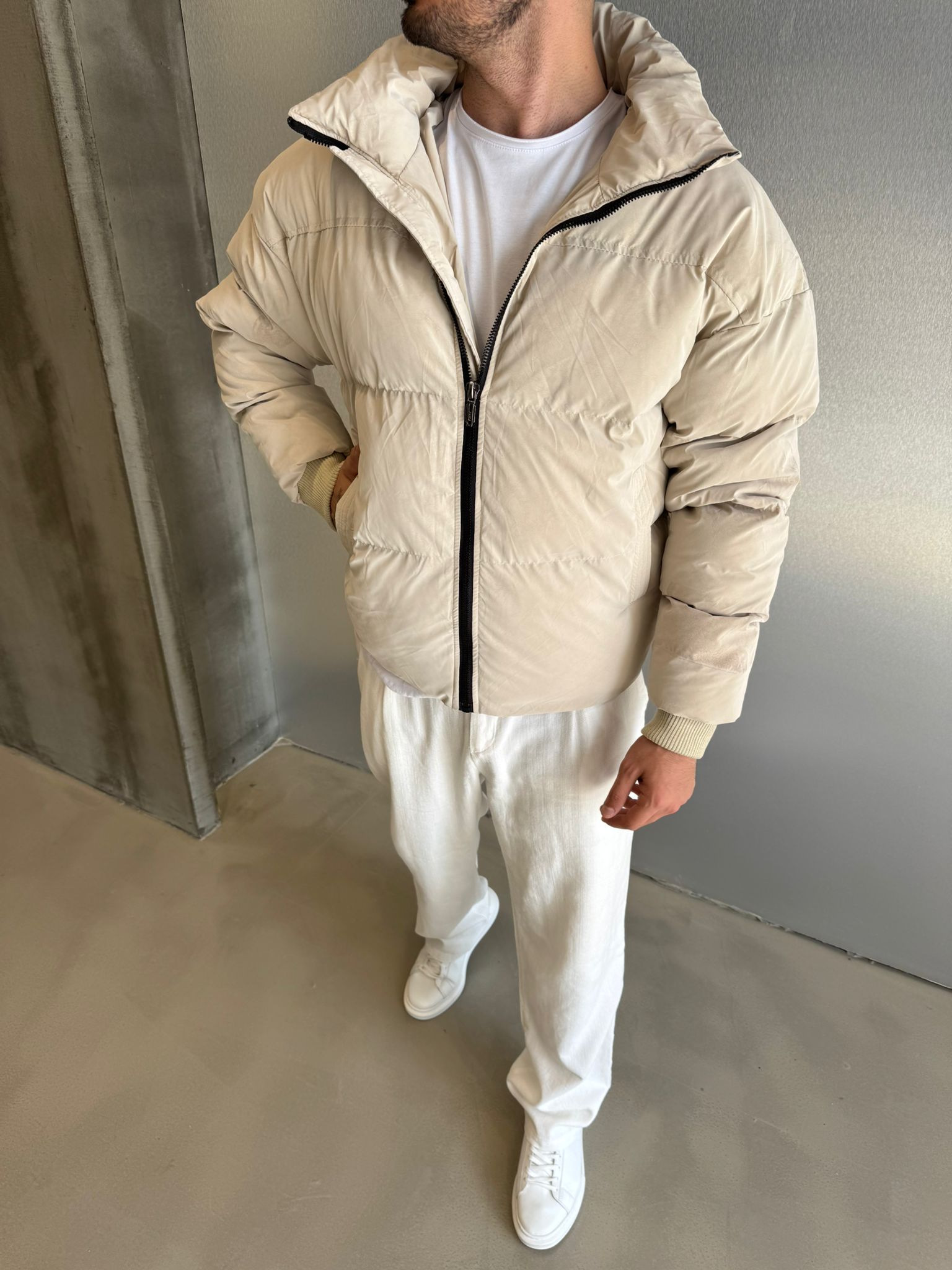 Krem Dokulu Şişme Mont