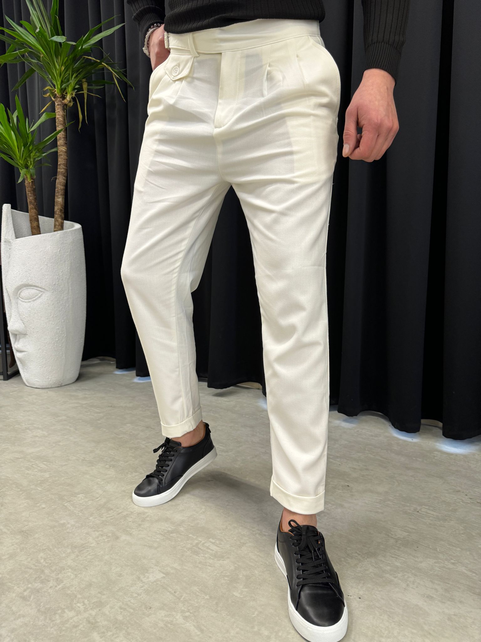 Beyaz Kemerli Pantolon