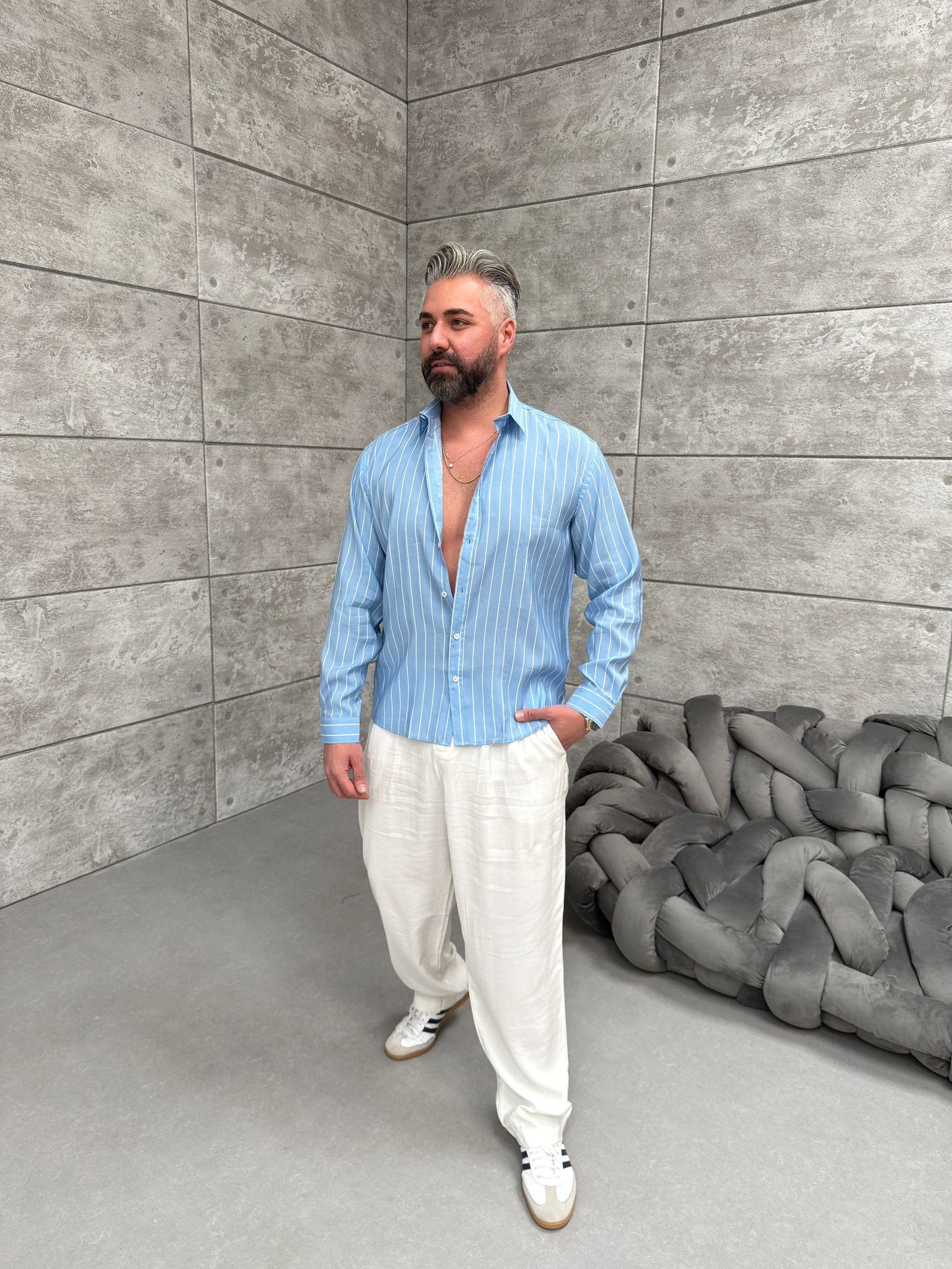 Mavi Çizgili Gömlek