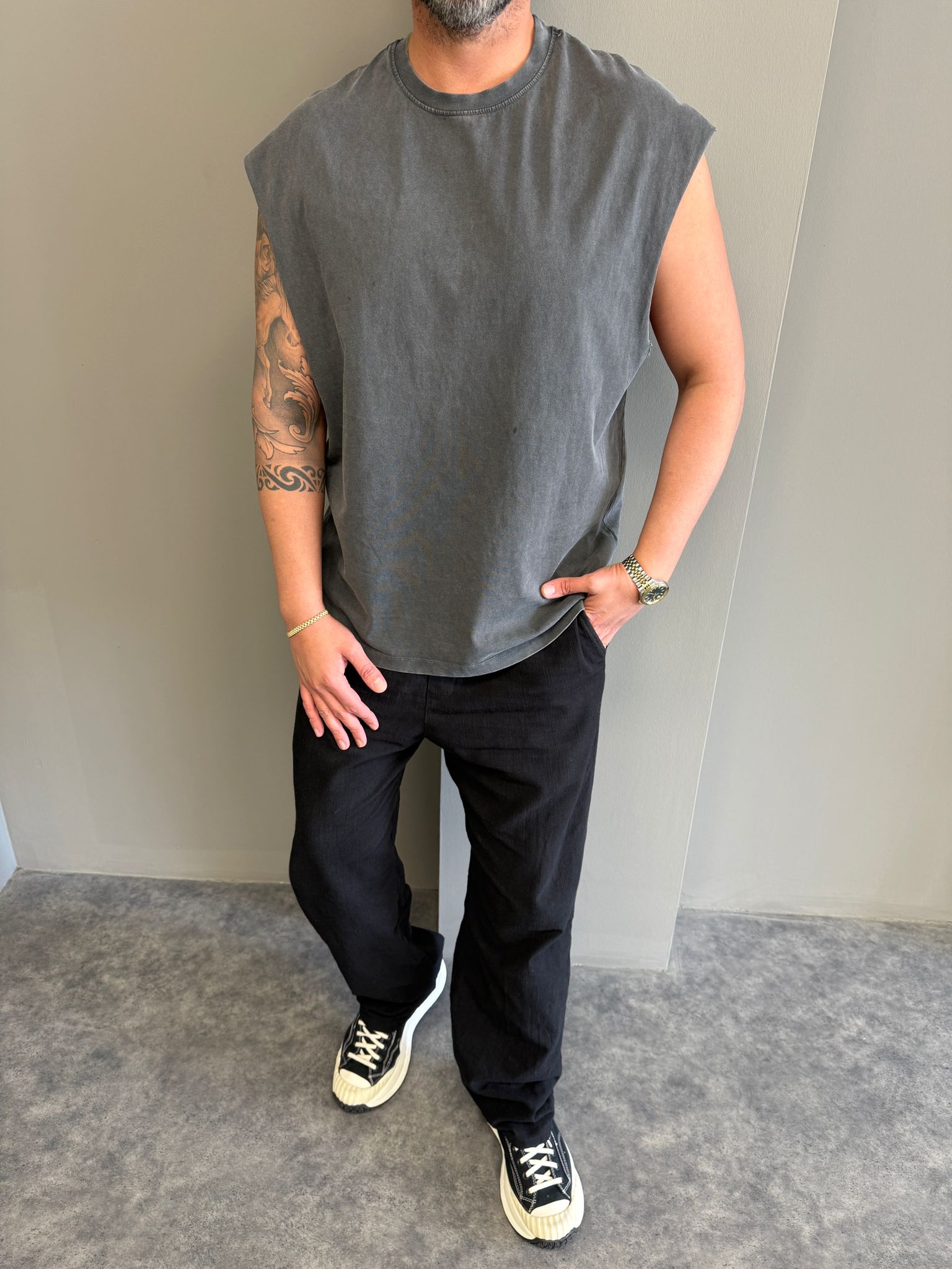 Yıkamalı Kolsuz T-Shirt