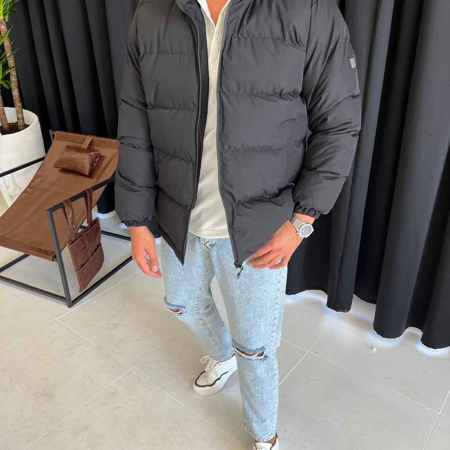 Siyah Yakalı Şişme Mont