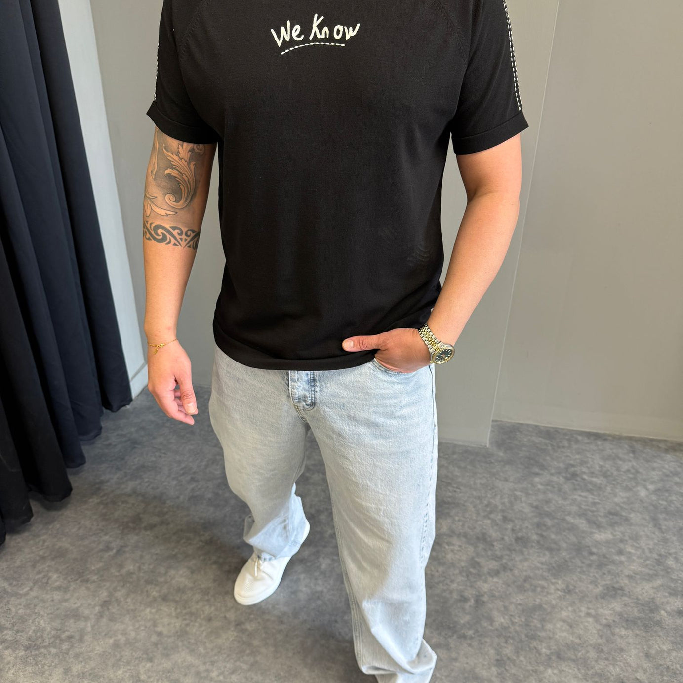 Siyah Triko Nakışlı T-Shirt