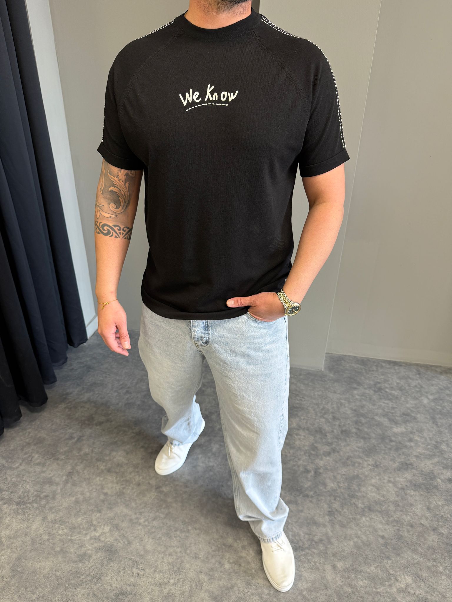 Siyah Triko Nakışlı T-Shirt